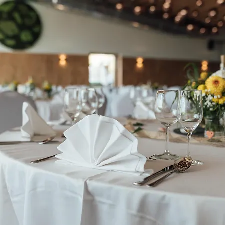 Oekohotel Aus Holz Alea Eco Hotel 4*